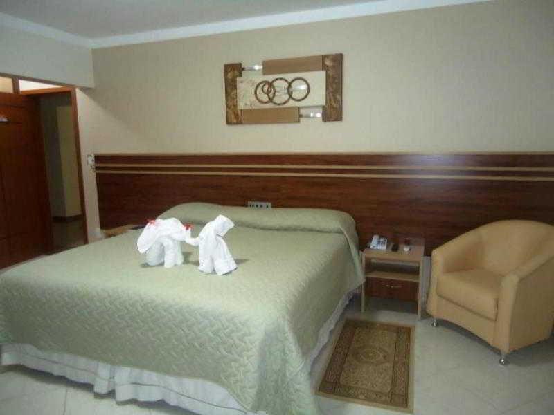 Hotel Dom Baroni Гуарапуава Екстер'єр фото